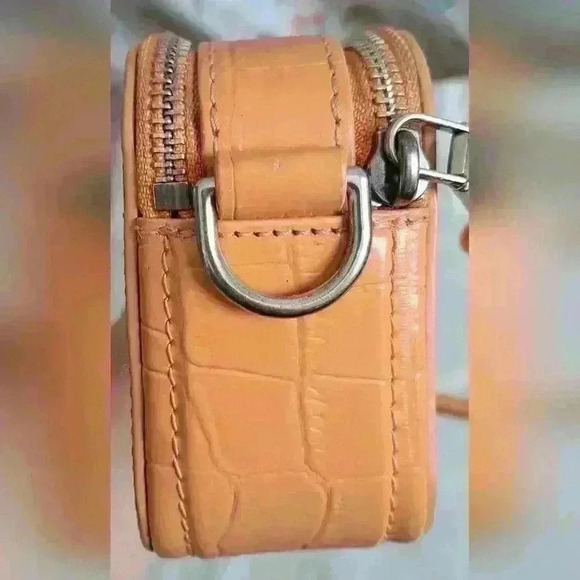 EUC Marc Jacobs The Snapshot Salmon Croc Casual Boho Crossbody Purse Bag - Picture 6 of 11